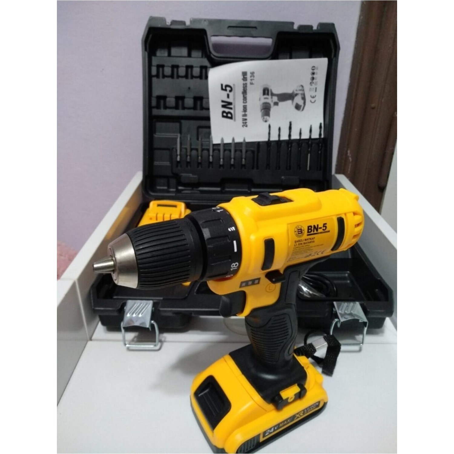 BN-5 24 Volt Metal Şanzımanlı Darbeli Şarjlı Matkap 24 Parça Uç Setli Banco 24 Volt 5 A